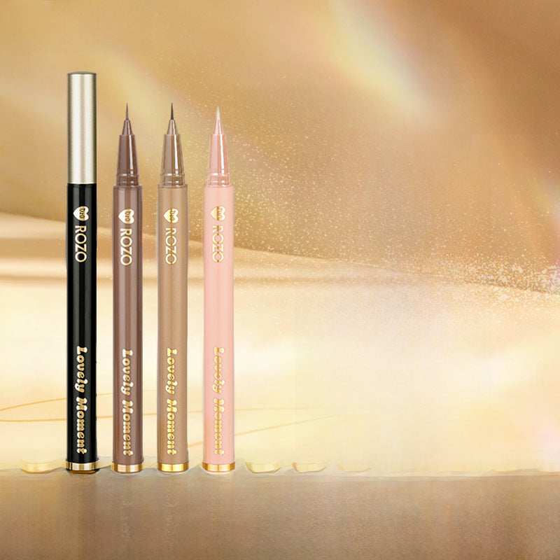 ROZO Carved Eyeliner Pen – Smudge-Proof & Stylish